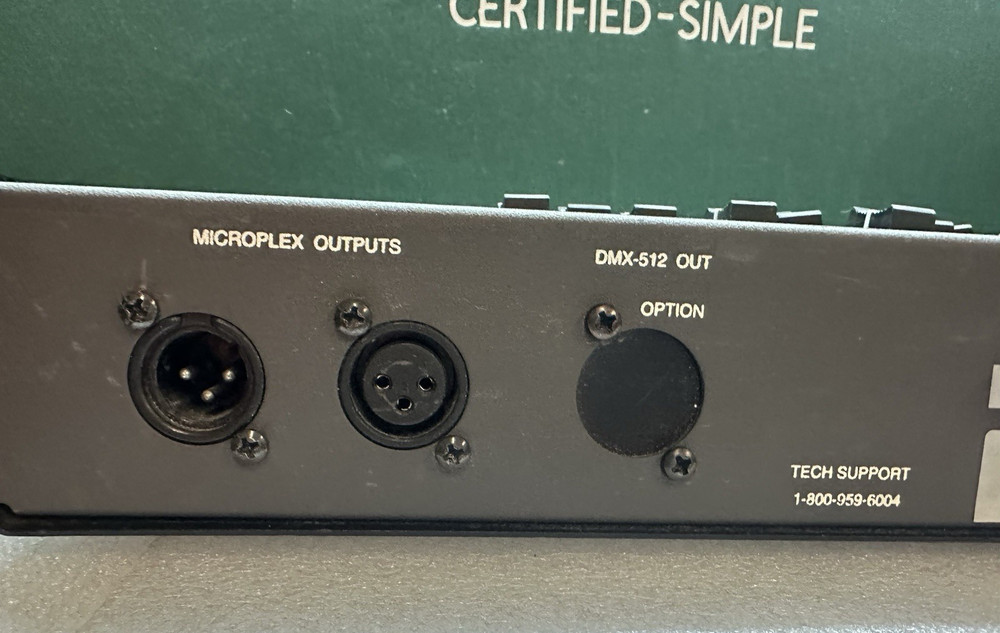 NSI MC‑7016 Memory Lighting Controller – 16/32 Channels – MPX/DMX.