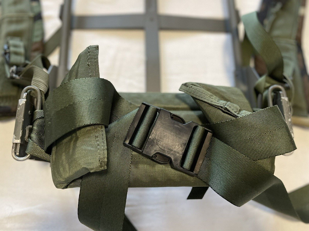 US Army LC-2 Green Medium Field Pack Alice Backpack With Frame OD Green.