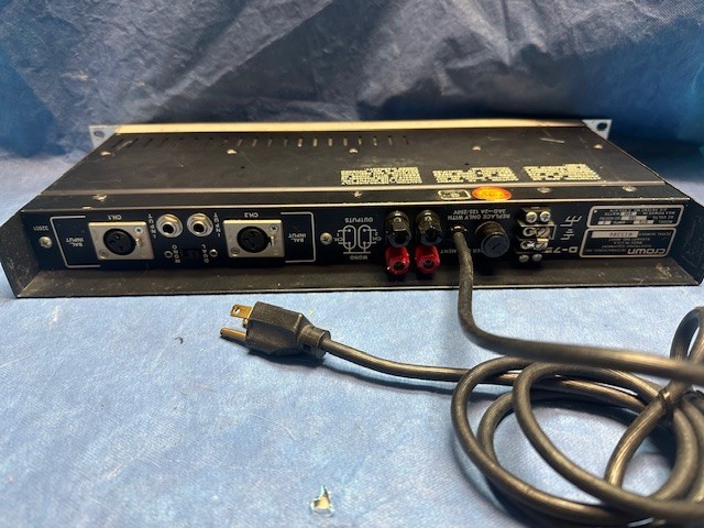 Crown D-75 audio power amplifier