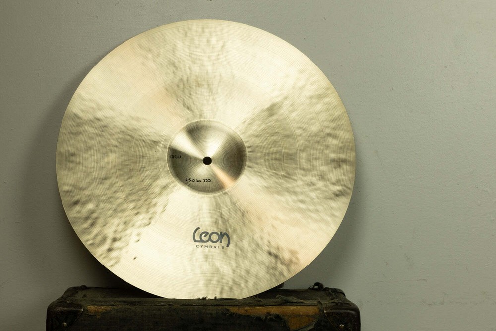 Leon 19" Classic Thin Crash Cymbal 1520g
