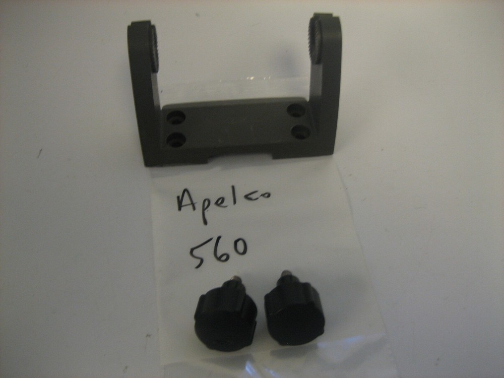 Apelco 560 Mounting Bracket & Knobs for Display