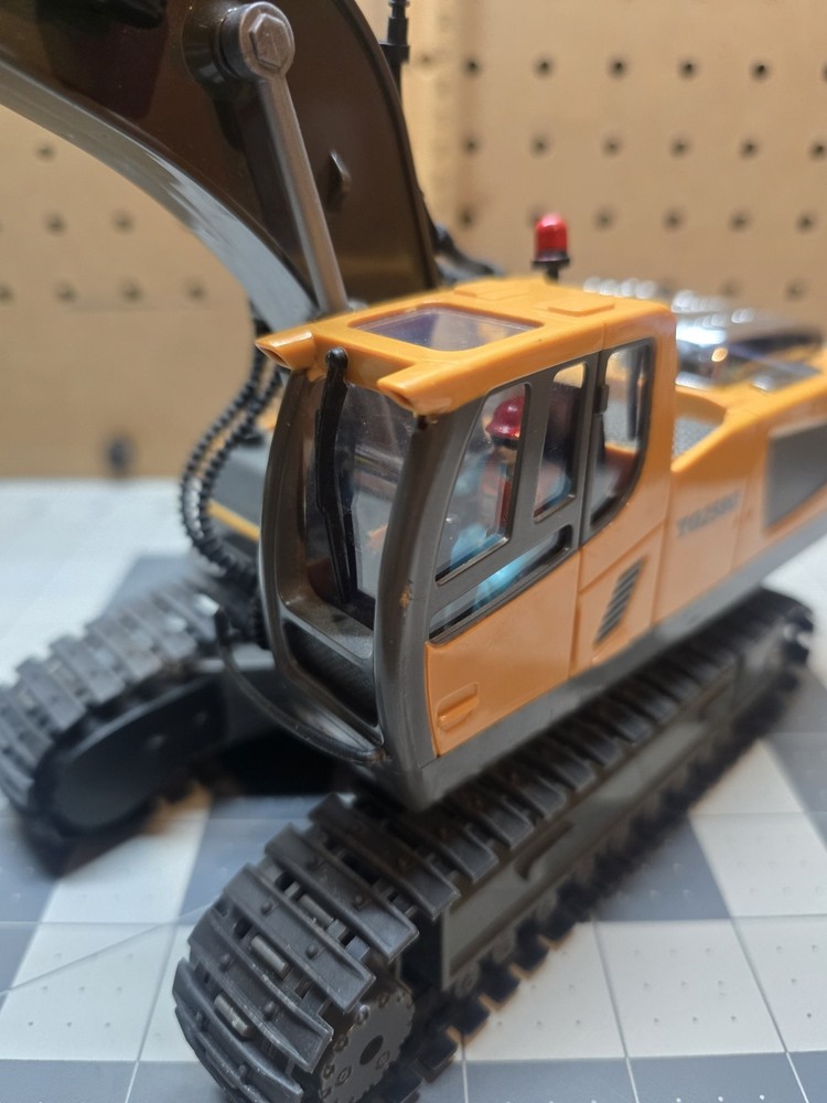 Remote Control Truck 1:20 11CH RC Excavator Construction Missing Remote UNTESTED