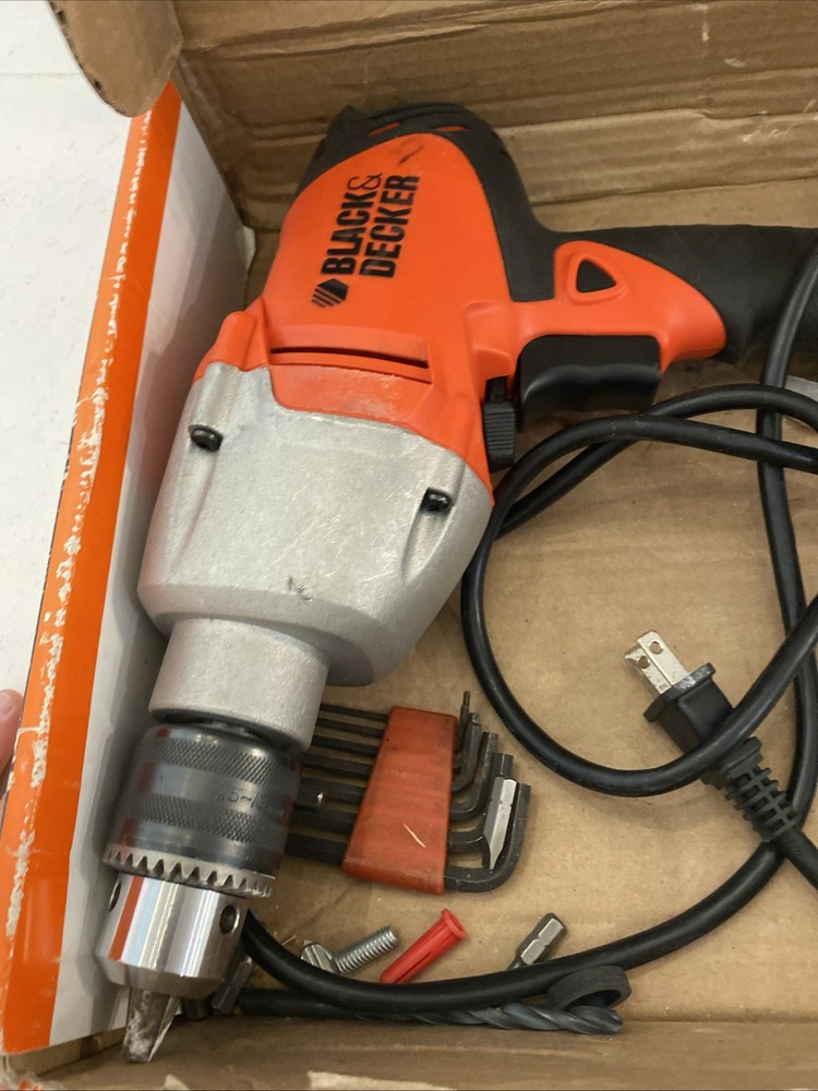 BLACK&DECKER CORDED DRILL DR501, PRE OWNED, TESTED.