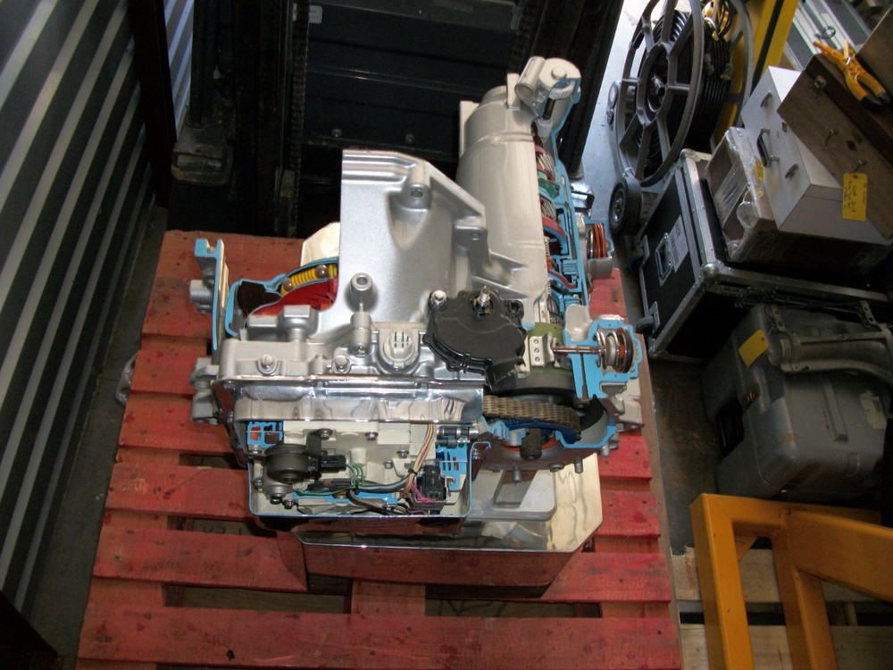 NICE FORD AX4S AUTOMATIC TRANSAXLE CUTAWAY DISPLAY INSTRUCTIONAL TRAINING MODEL
