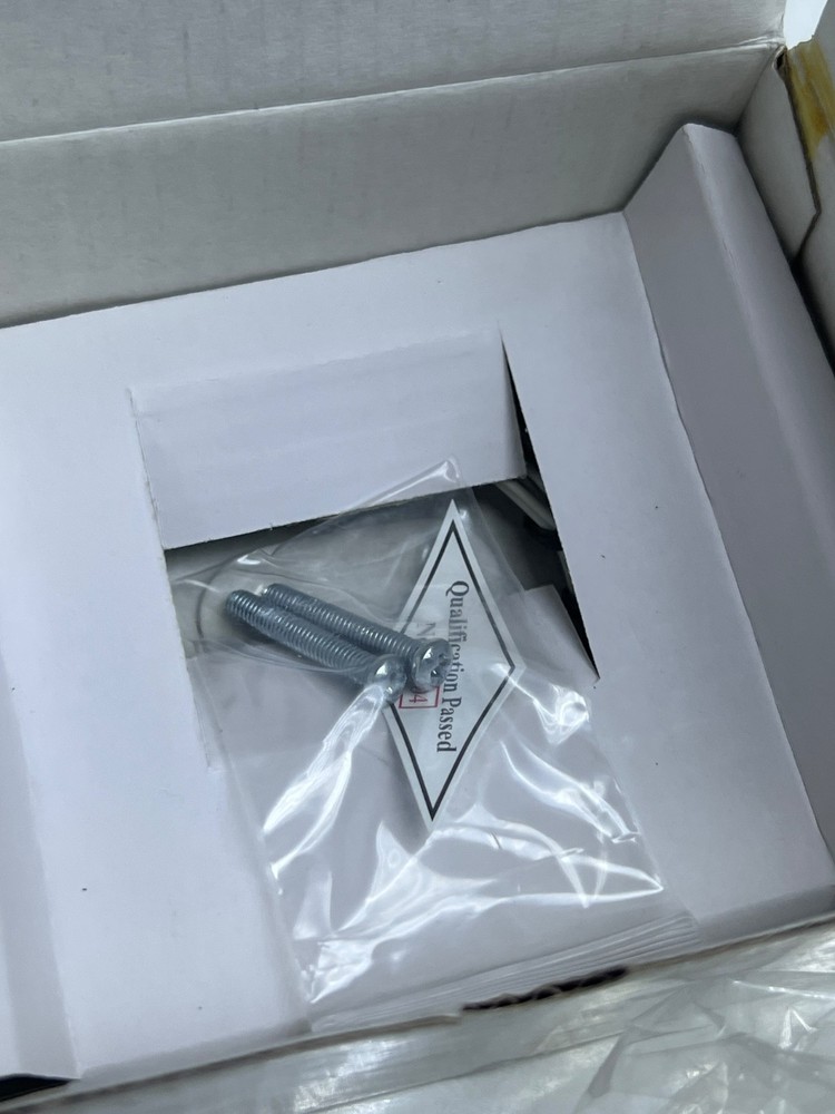 Sauter STR8102D Temp Controller