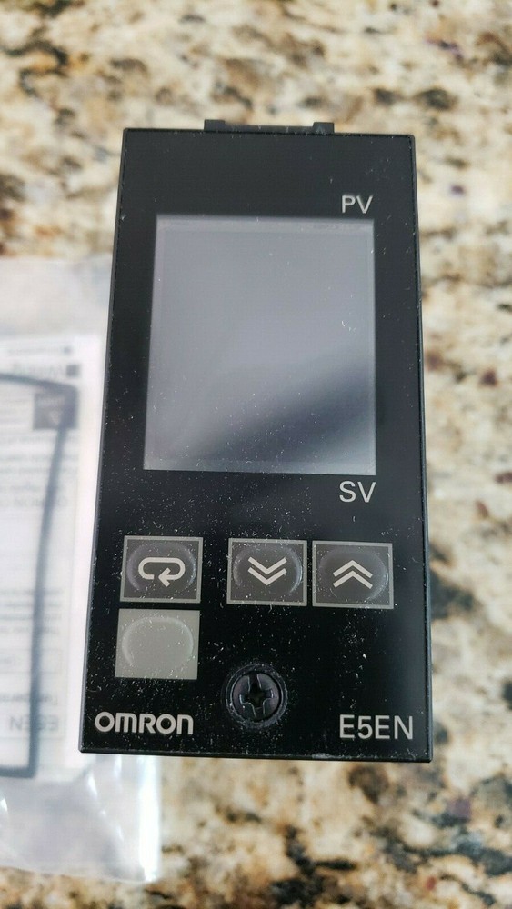 OMRON E5EN-C3MP-500 TEMPERATURE CONTROLLER MULTI-RANGE