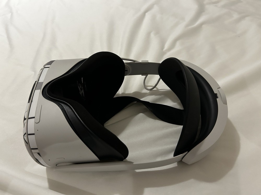 Oculus Meta Quest 2 Elite Strap with Battery and Carrying Case