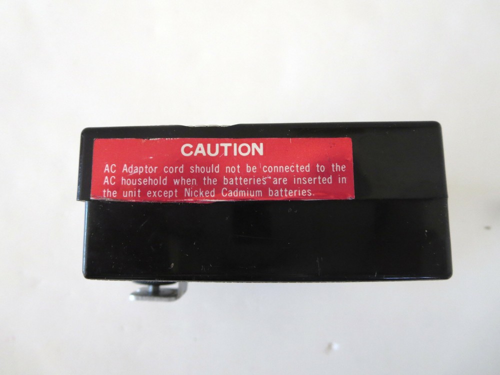 VINTAGE POPULAR 505-S SOLID STATE FLASH UNIT W ITH POWER SUPPLY AND BRACKET