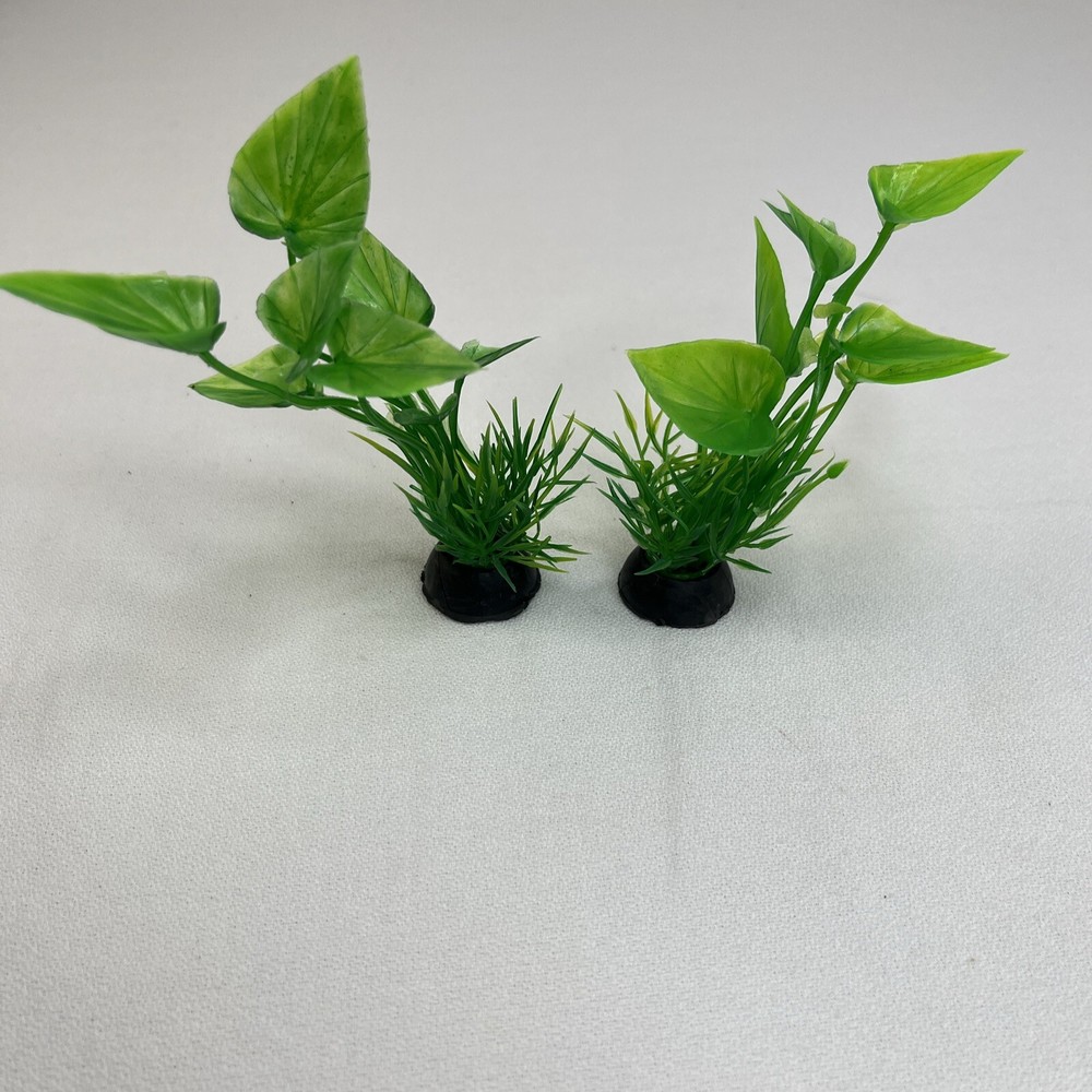 2 PC Xunyee Plastic Aquarium Plants
