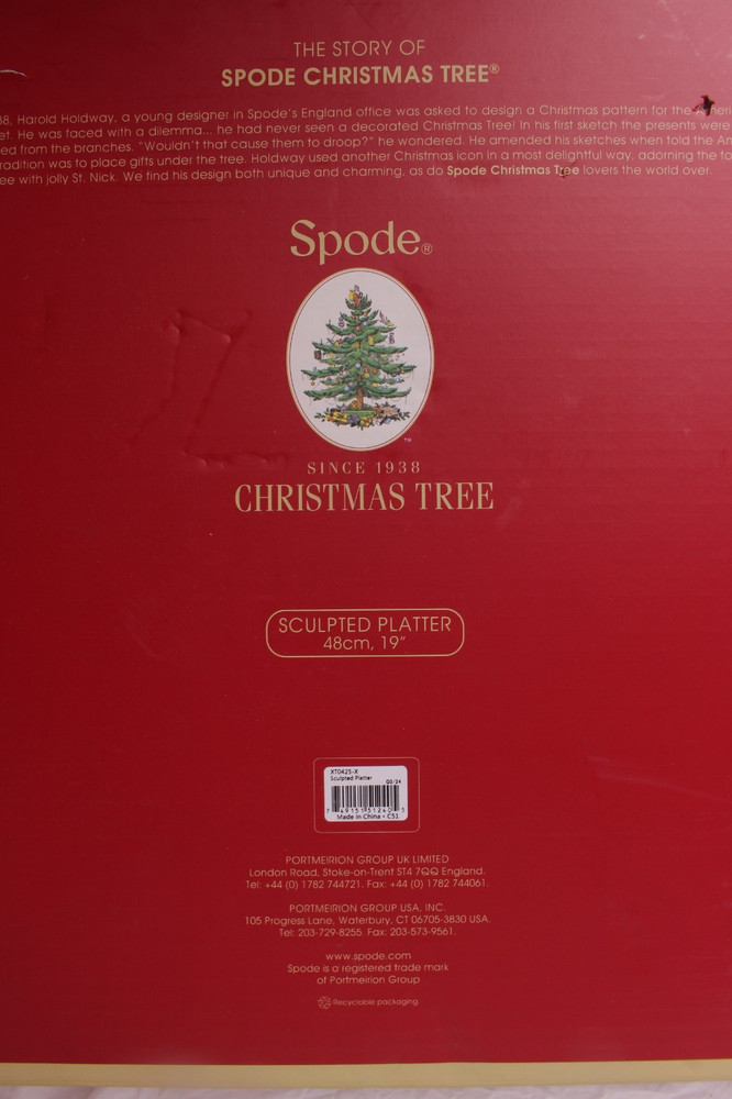 Spode Christmas Tree sculpted platter (one small damage spot to outer box)