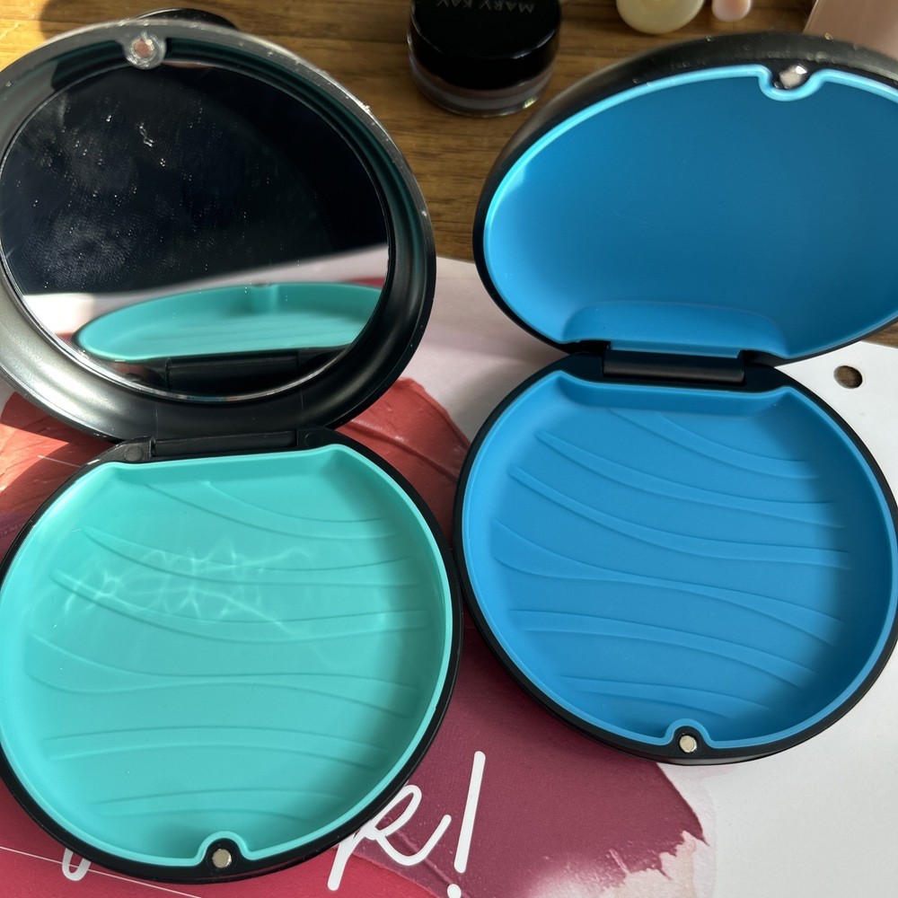 2 Retainer Cases