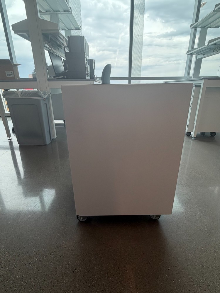 Mott 3-Drawer Lab Cabinet