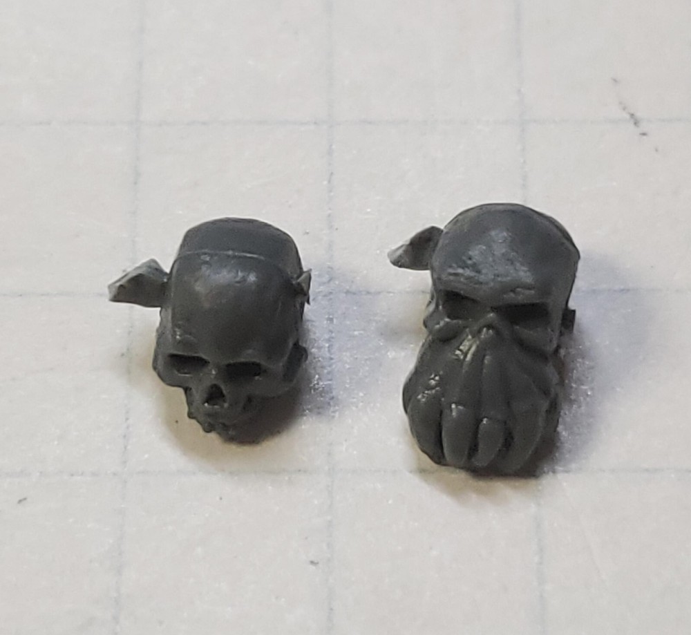 Warhammer Old World Orcs Goblins Bits Orc Boyz Base Terrain Human & Orc Skulls