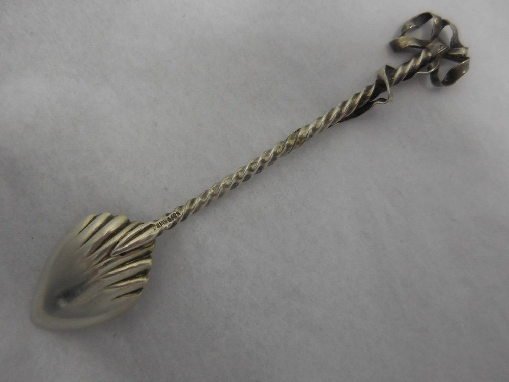 LEWISTON TWISTED HANDLE WITH RIBBON STERLING SILVER SOUVENIR FRUIT SPOON