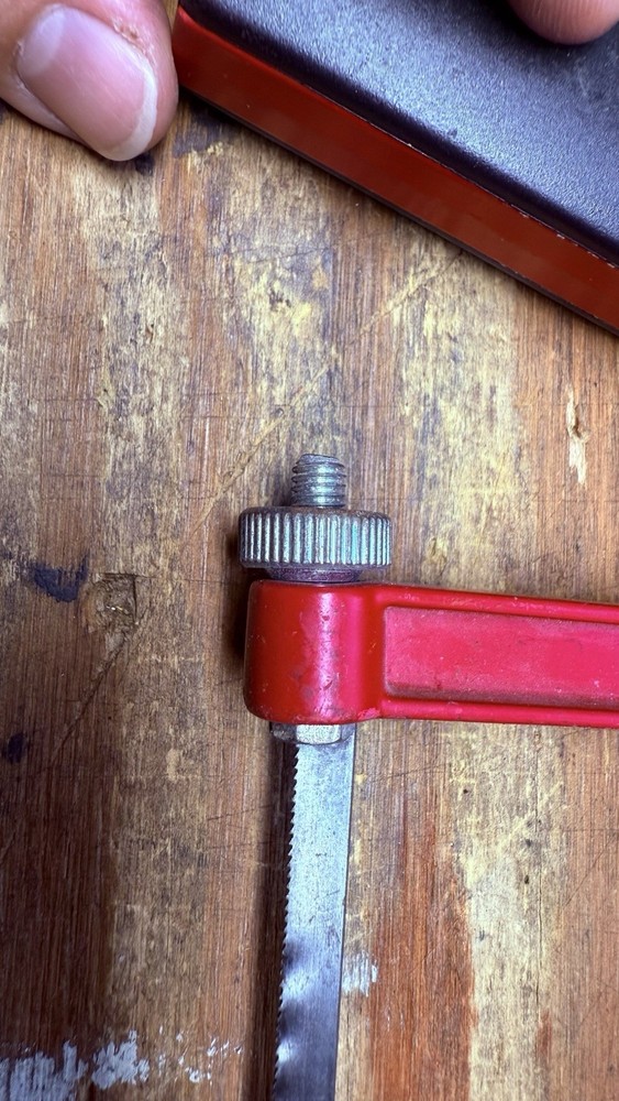 Compact Hacksaw (Red)