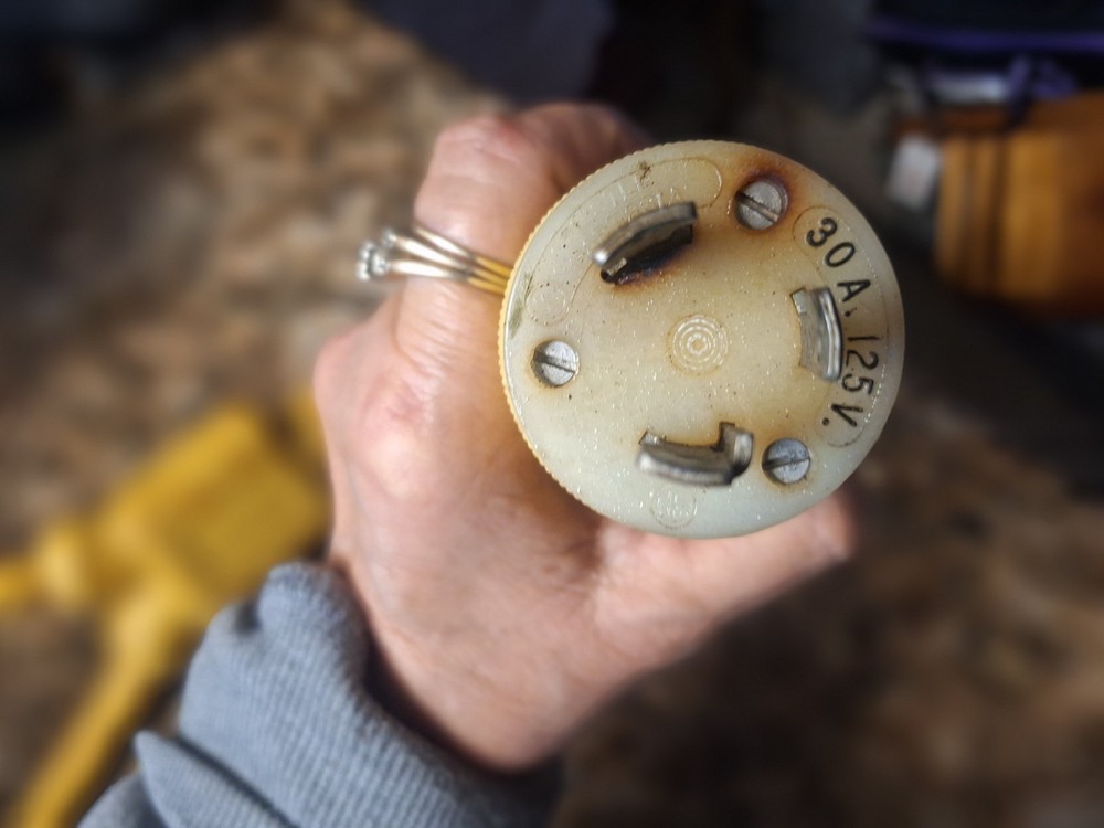 220 Extension Cord Splitter