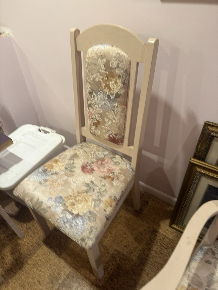 dining room set 6 chairs and lighted hutch ,table has leaf stored inside