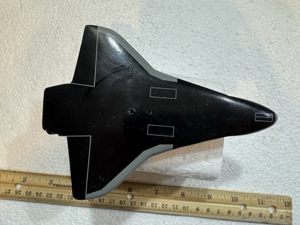Vintage Space Shuttle Challenger Scale 1/144 Desk Model