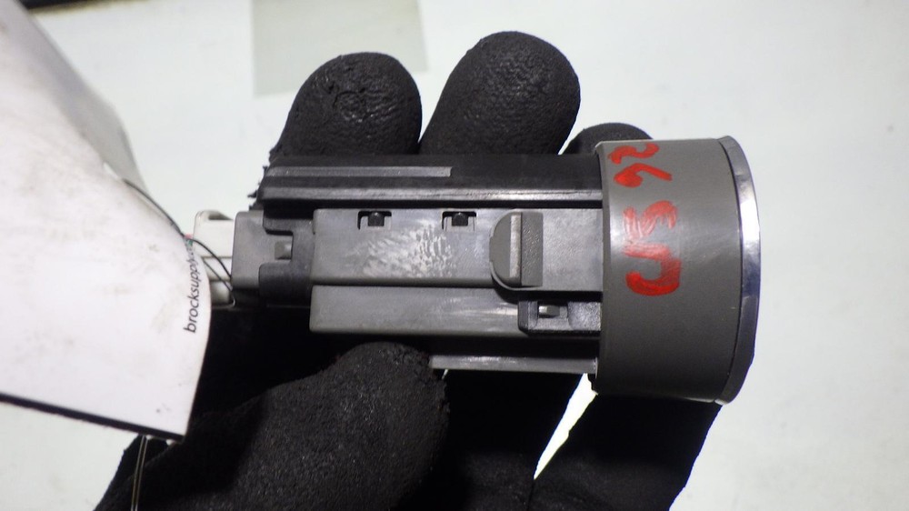 09 TOYOTA HIGHLANDER Start Stop Engine Ignition Push Button 2005DJ0924