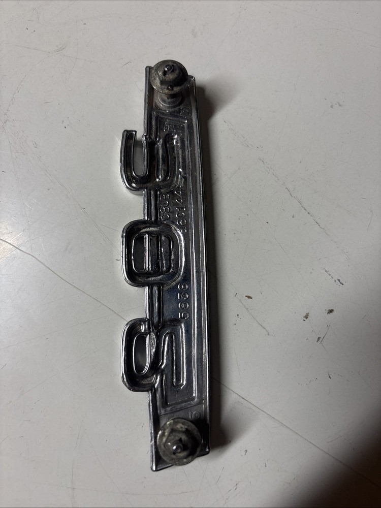 VINTAGE FORD 302 FENDER EMBLEM