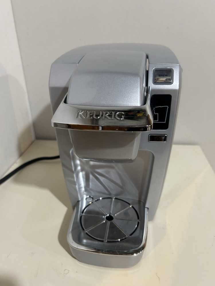 Keurig Model B31 Silver Gray Single Cup Coffee Maker Preowned Tested Works