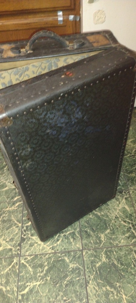 Vintage H.W. Round tree Roller Tray Trunk