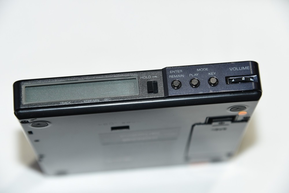 Sony D-15 Discman CD Player Working