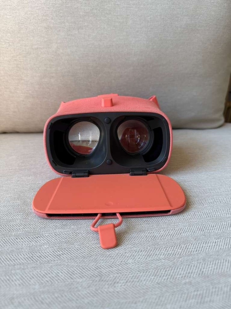 Google Daydream View VR Headset – Coral (No Remote)