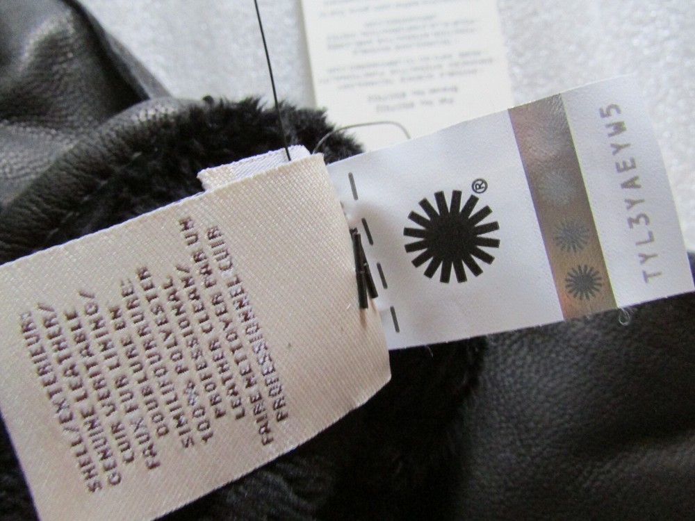 UGG Gloves Tech Smart Casual Leather Black Medium New $95