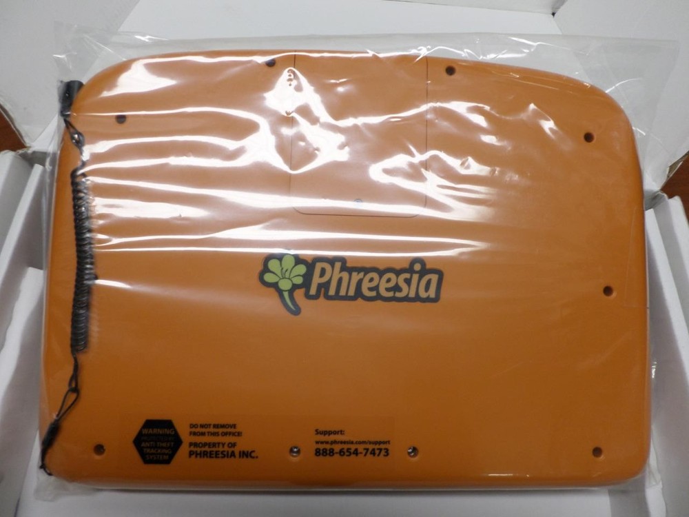 Phreesia PH-WPV4-L1 Patient intake tablet with dock