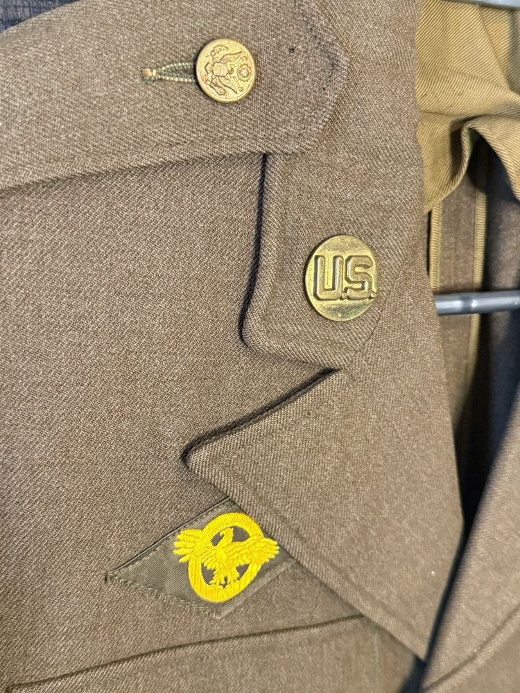 Vintage U.S. Army Replacement and School Command WWII Service Coat 36