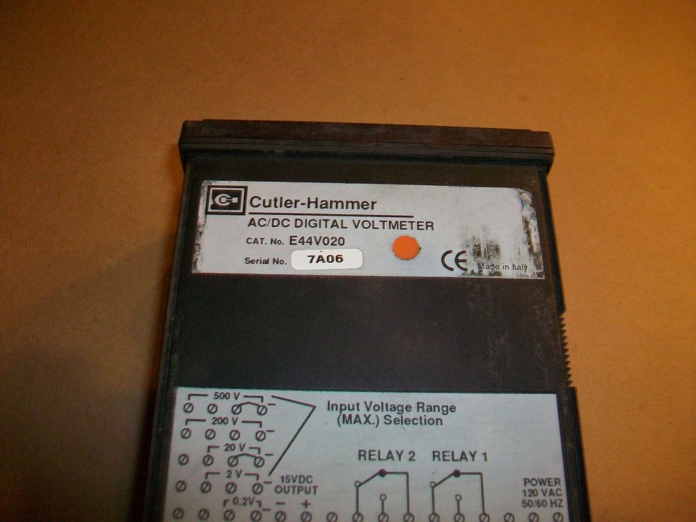 Cutler Hammer AC/DC Digital Voltmeter E44V020 120vac power