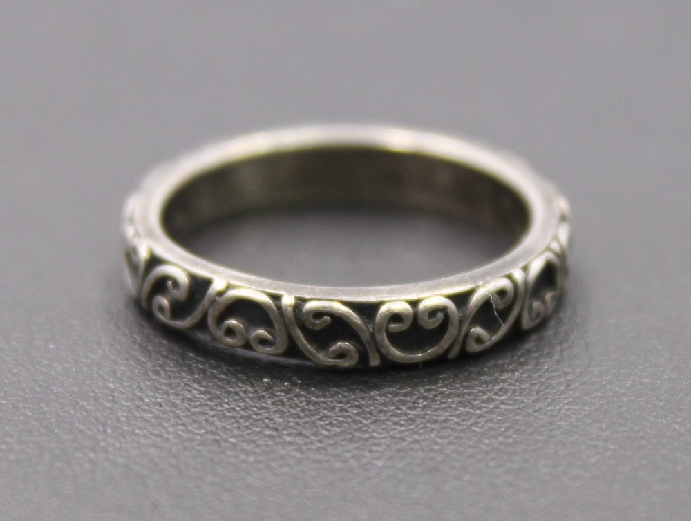 Small Sterling Silver Filigree Design Ring Size 6 / 2.7g