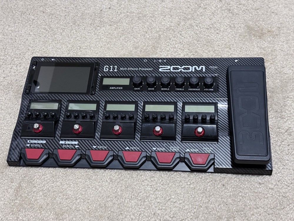 Zoom Multi-Effects G11 Processor with Expression Pedal PRO