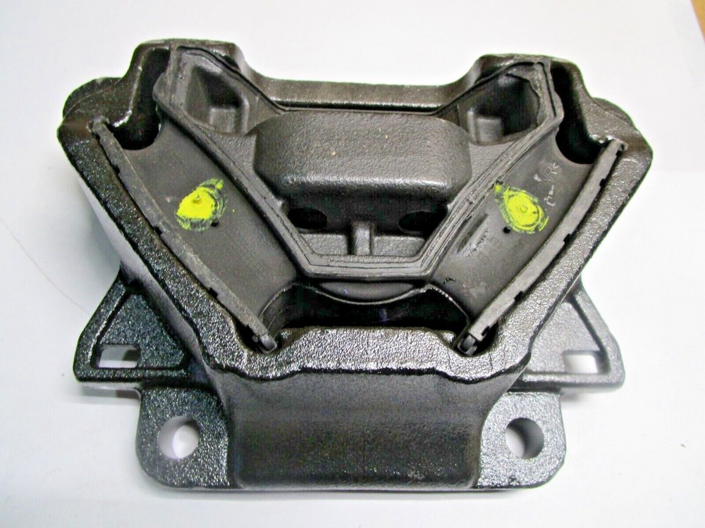 FREIGHTLINER U-30920-301 REAR MOTOR MOUNT