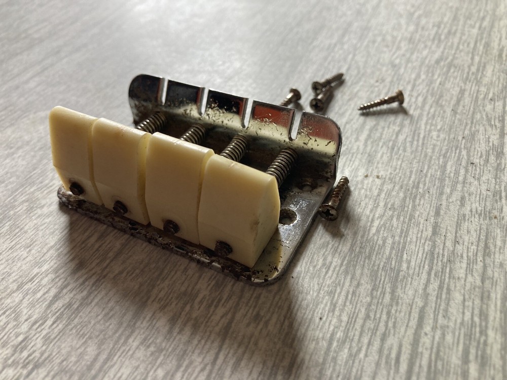 Dixon Vintage Bass Bridge