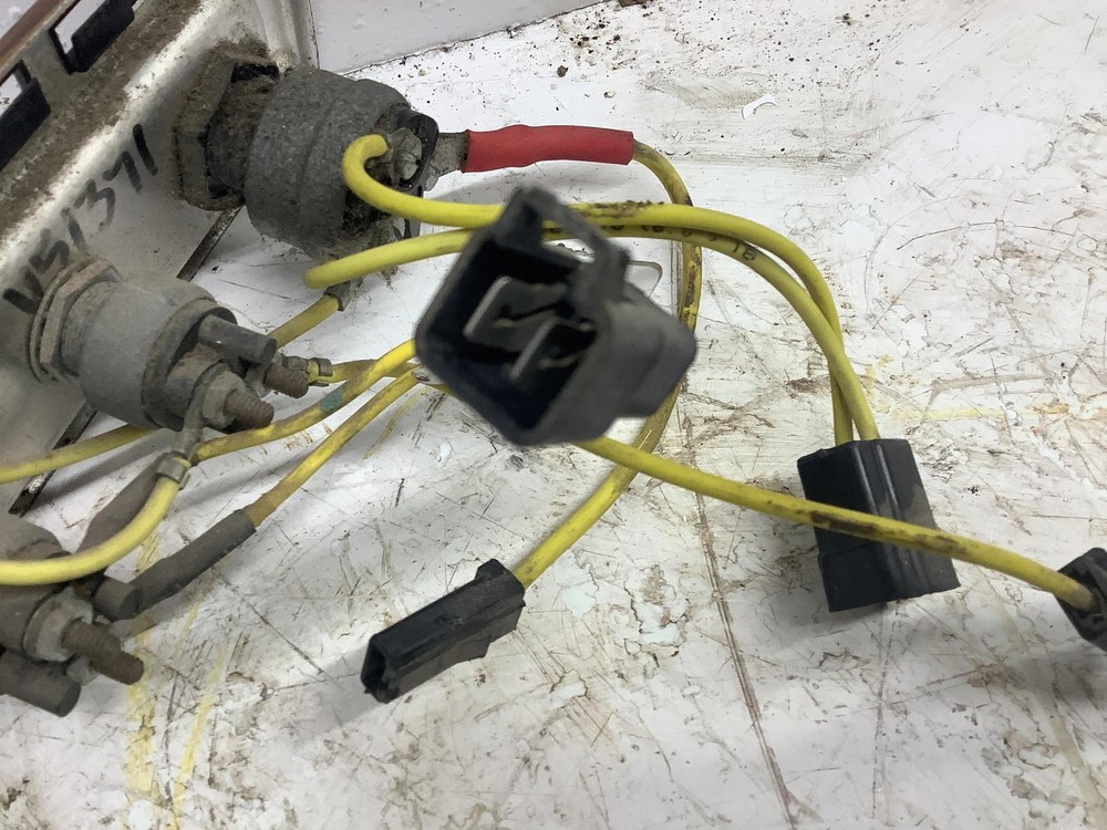 1991-2010 Freightliner FLD120 CLASSIC IGNITION Dash Panel - Used