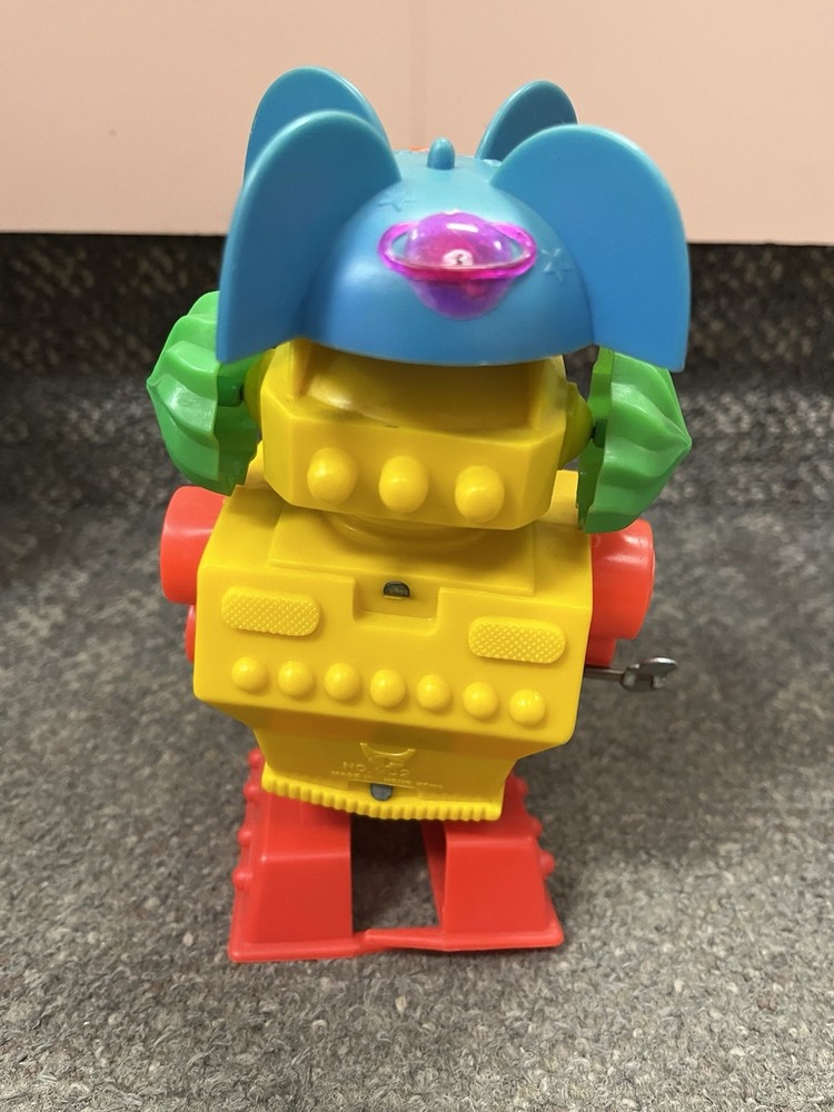 * VINTAGE WIND-UP SPACE ROBOT WITH BOX ANY WALKING ACTION PLASTIC *ST