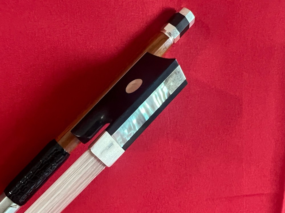 Master Workshop Pernambuco Violin Bow 4/4 Size Silver Mount with Pedi Bow Tube