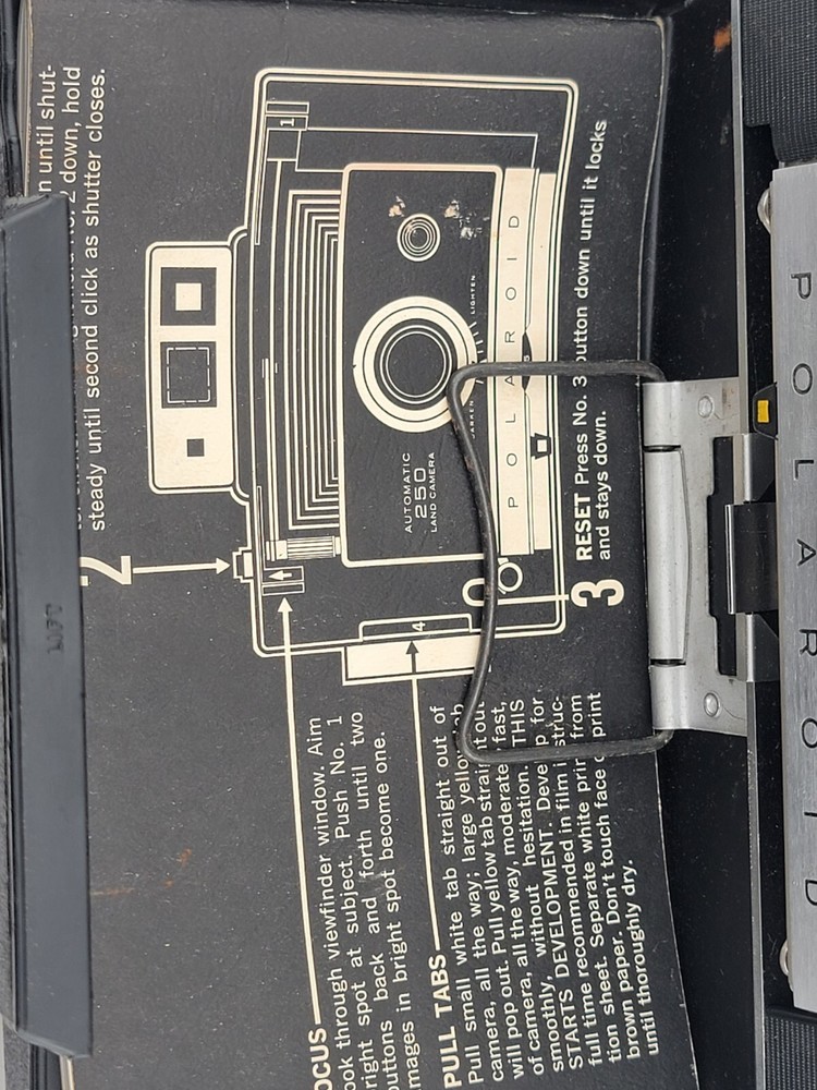 Vintage Polaroid Automatic 250 Land Camera w/ Case, Strap, Untested
