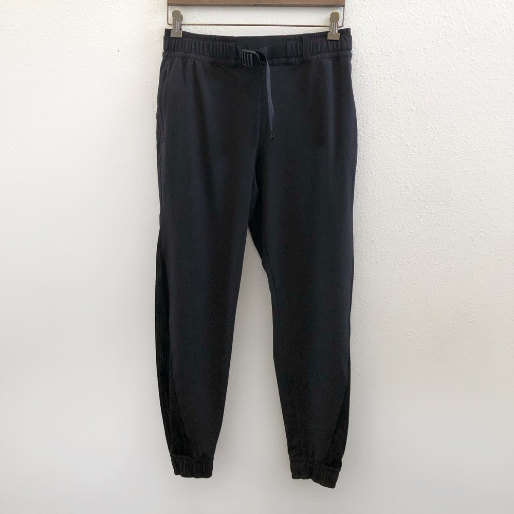 ATHLETA Quest Jogger Size 6
