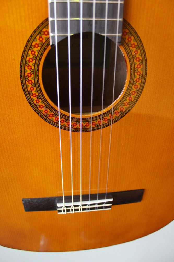 Brand New Yamaha C40 Nylon String Classical Guitar