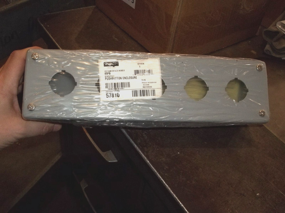 NEW IN PKG HOFFMAN E5PB PUSHBUTTON ENCLOSURE (837)