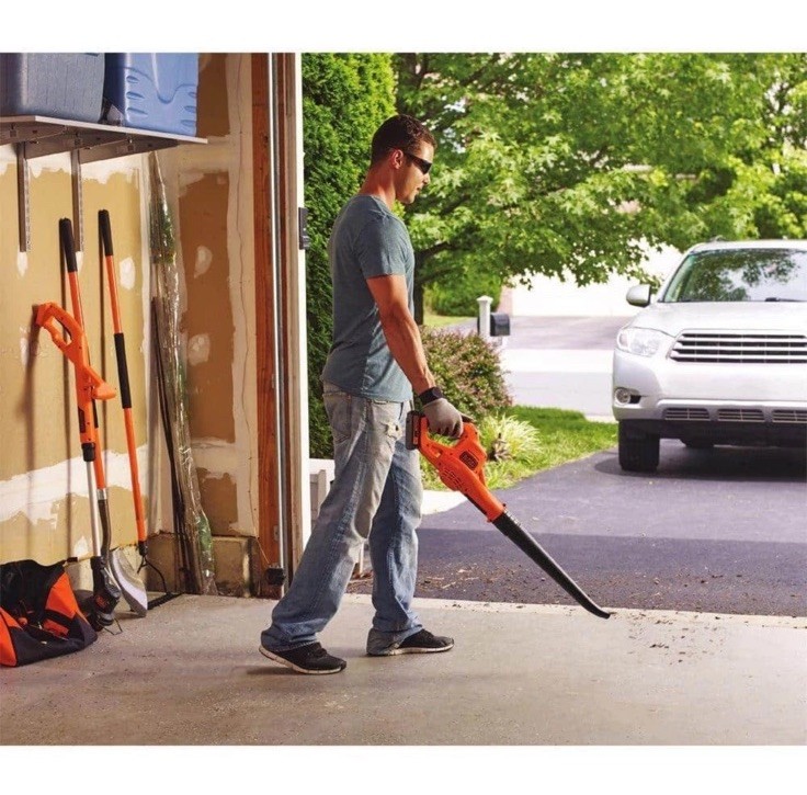 20V MAX Cordless Battery Powered String Trimmer & Leaf Blower Combo Kit with (2)