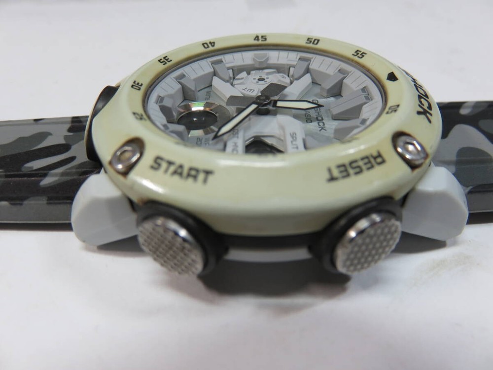 Casio G-Shock Digital-Analog Watch" CARBON CORE GUARD GA-2000 No Box