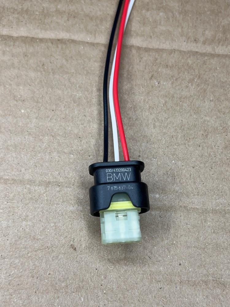 New 7615637-04 Connector Pigtail Plug For BMW