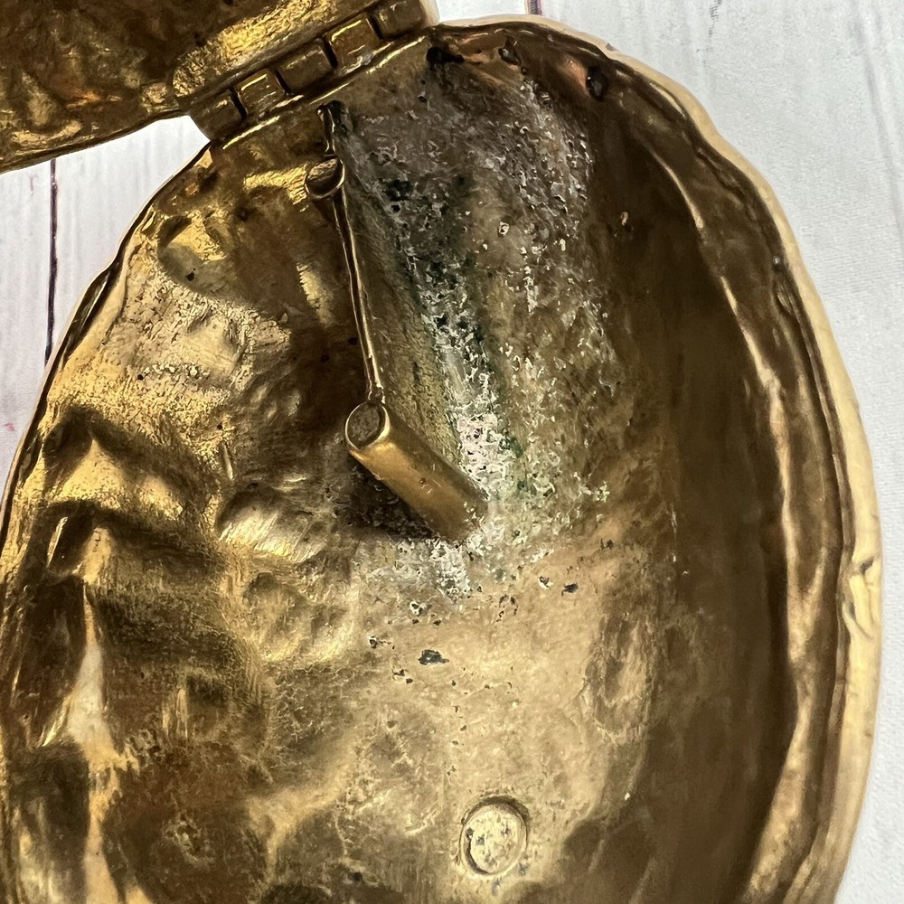 Walnut Shaped Brass Nutcracker Nut Cracker Vintage Retro Design Home Decor