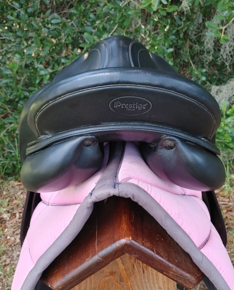 Prestige D2000 Dressage Saddle