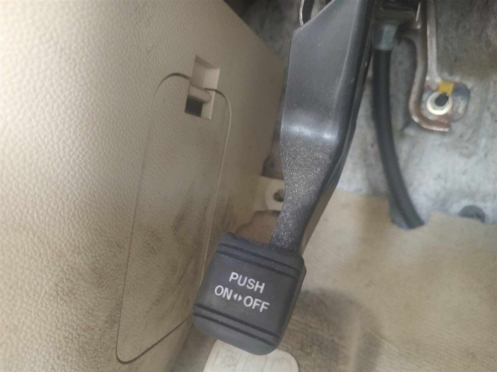G37       2009 Fuse Box Cabin 6738