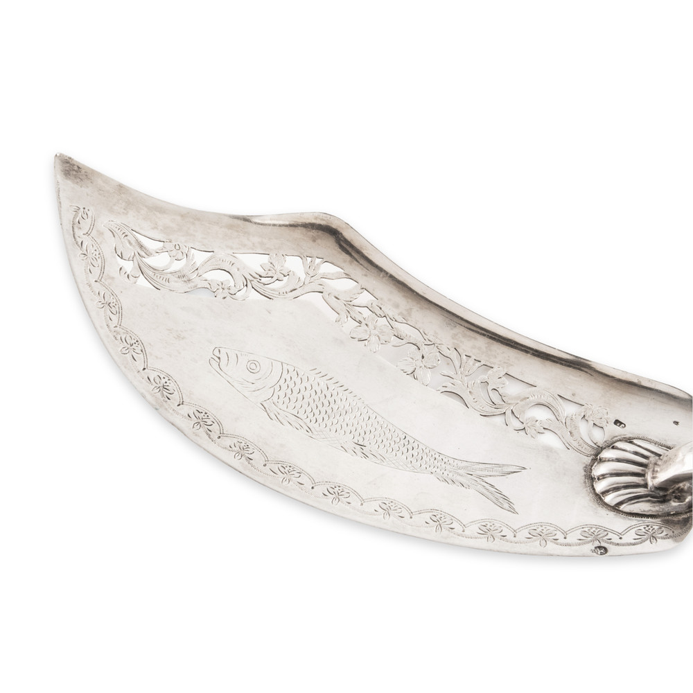 LARGE 19THC JR SWISS 800 SILVER FISH SERVER OPENWORK BLADE FISH WOODEN HANDLE